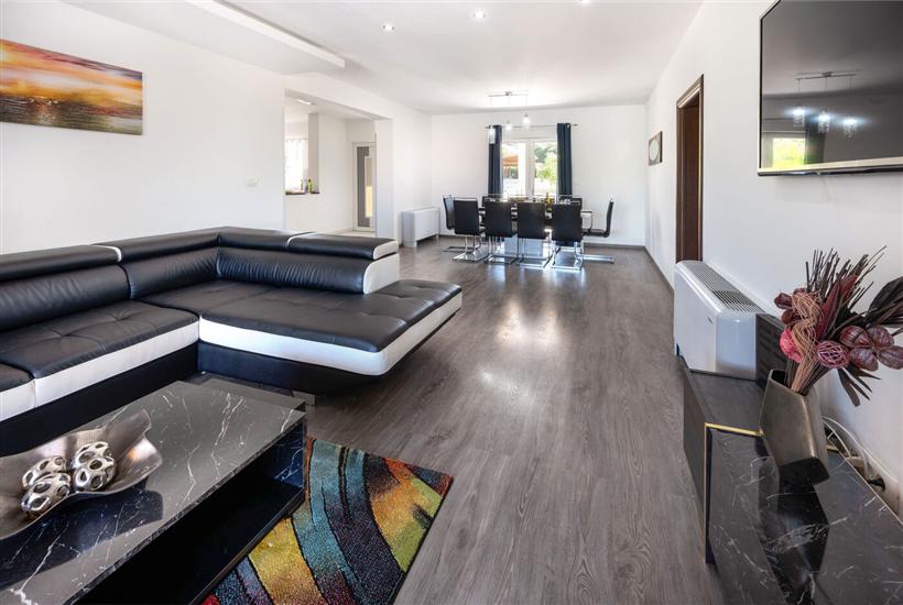 House K1, for 10 persons