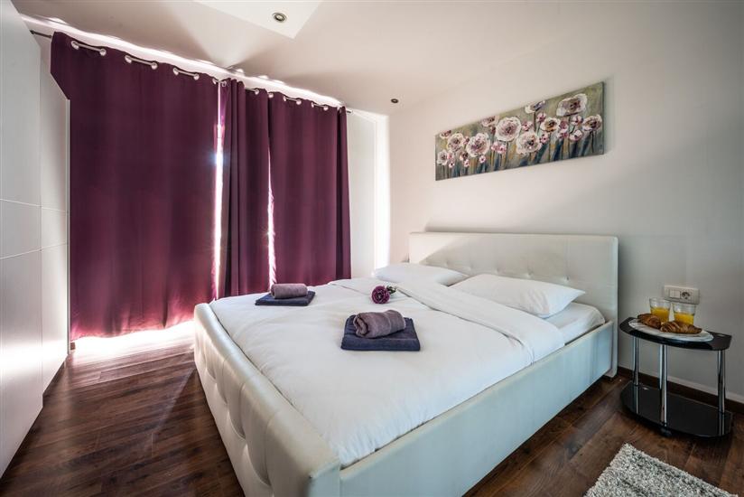 House K1, for 10 persons