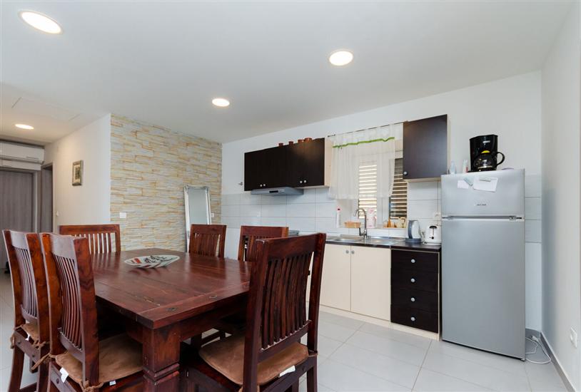 Apartment A1, for 5 persons