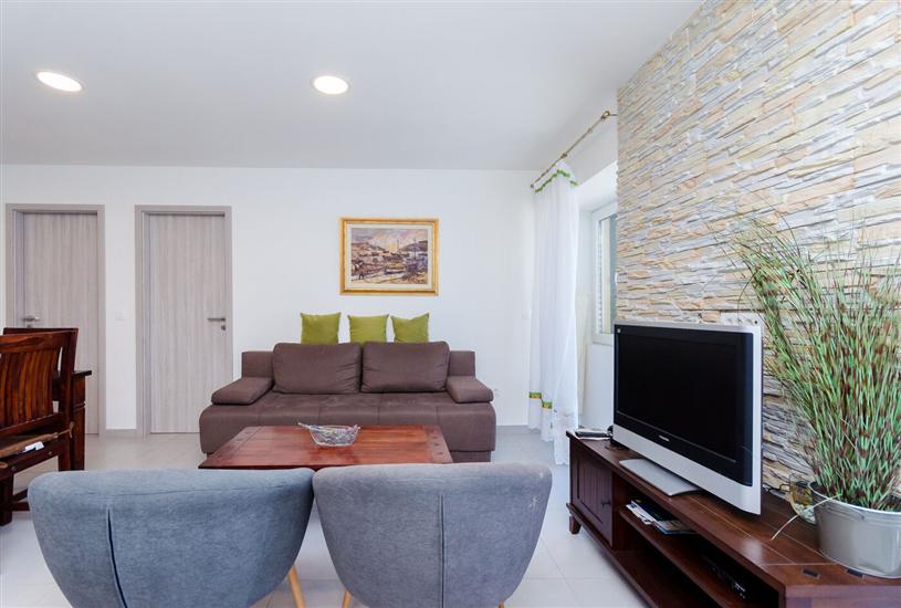 Apartment A1, for 5 persons