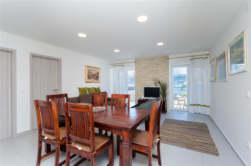 Apartment A1, for 5 persons