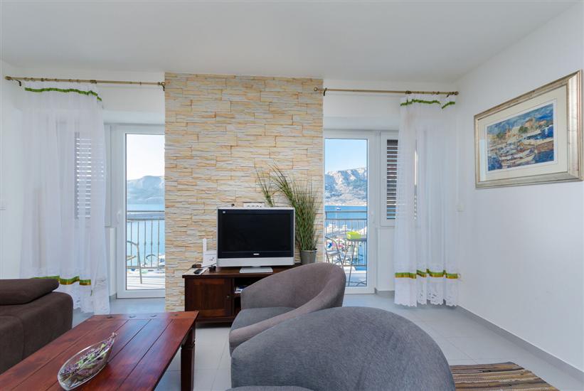 Apartment A1, for 5 persons