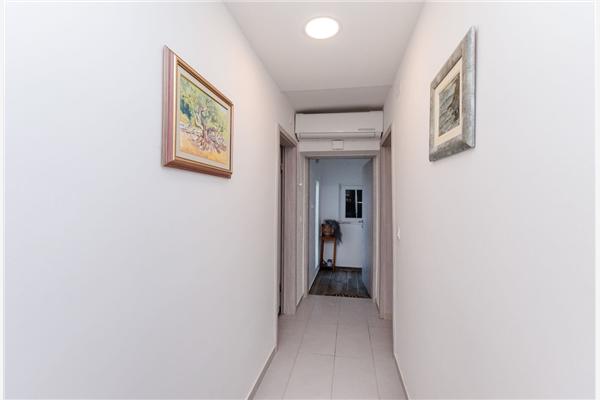 Apartment A1, for 5 persons