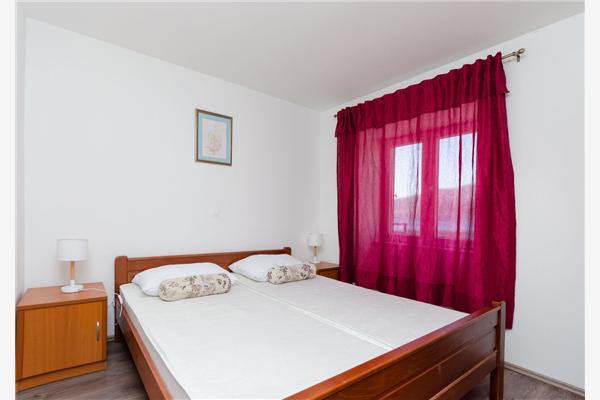 Apartment A1, for 5 persons