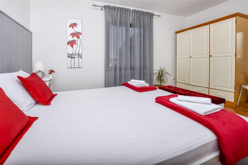 Apartment A1, for 7 persons