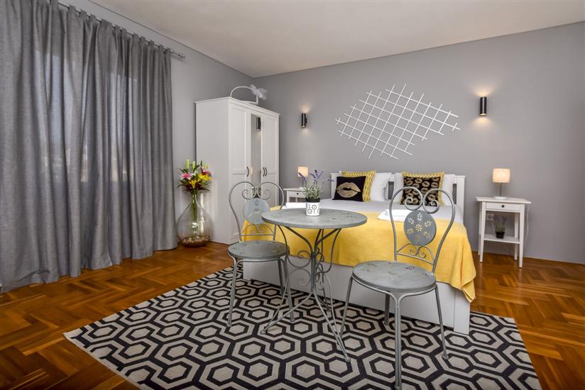 Apartment A1, for 7 persons