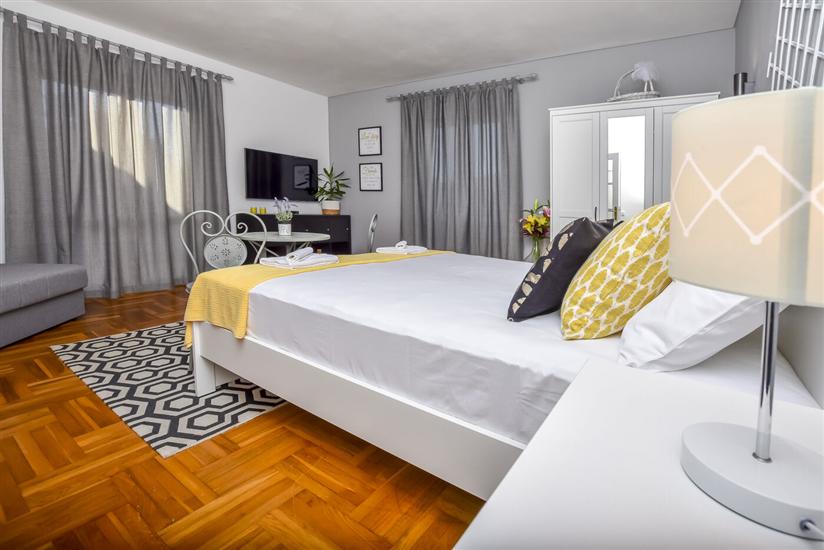 Apartment A1, for 7 persons