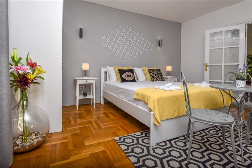 Apartment A1, for 7 persons