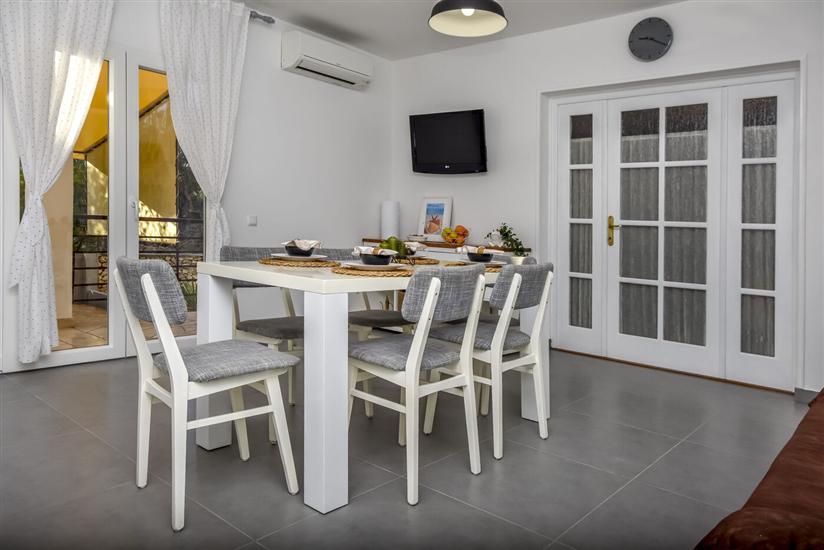 Apartment A1, for 7 persons