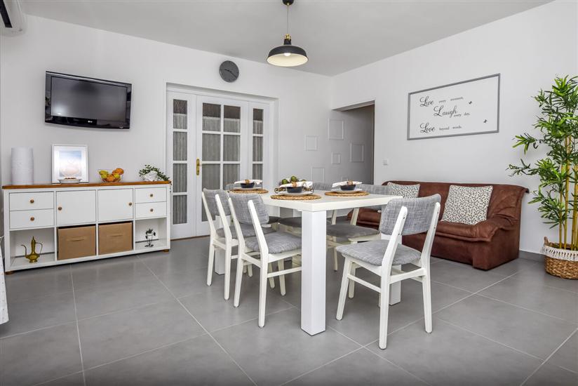 Apartment A1, for 7 persons