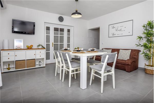 Apartment A1, for 7 persons