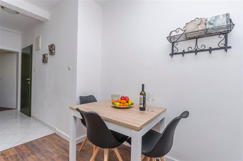 Apartment A1, for 5 persons