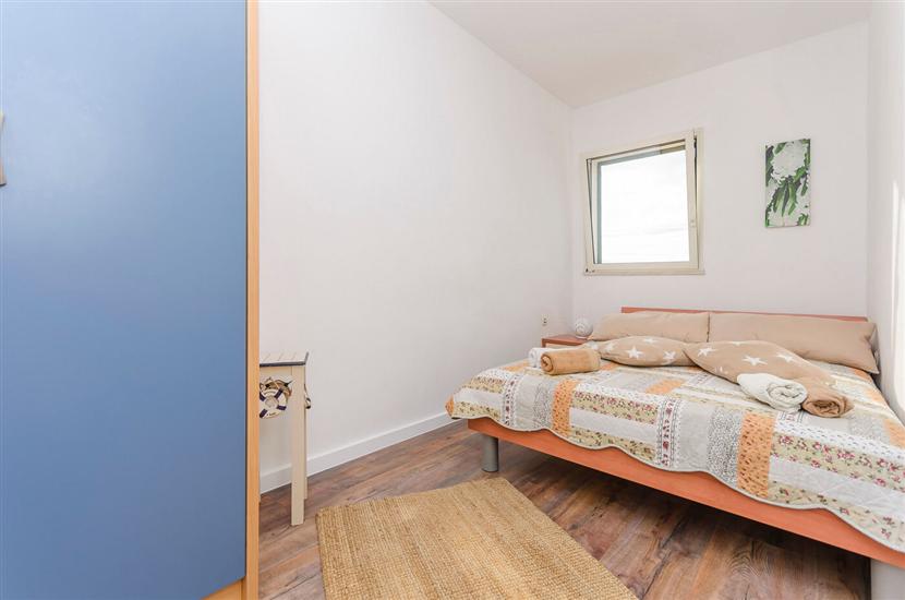 Apartment A1, for 5 persons