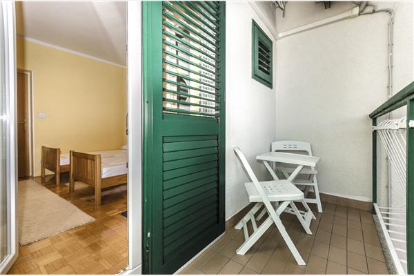 Room S2, for 2 persons