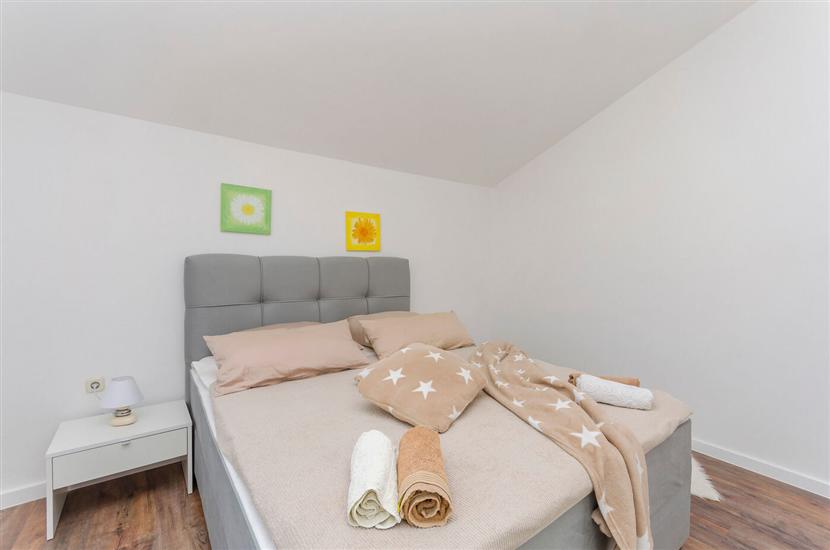 Apartment A4, for 5 persons