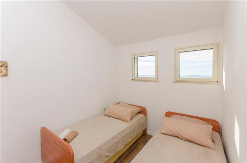 Apartment A4, for 5 persons