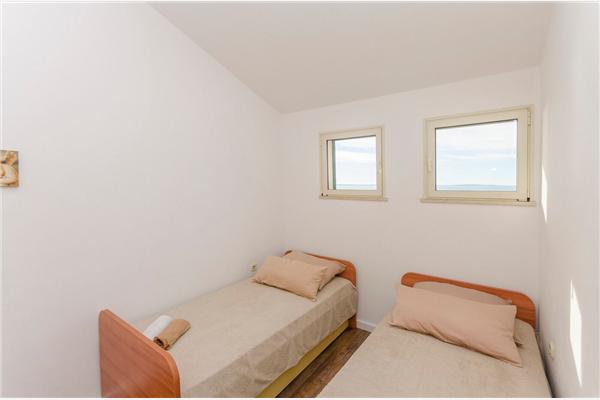 Apartment A4, for 5 persons