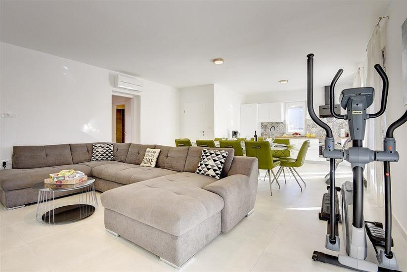 House K1, for 10 persons