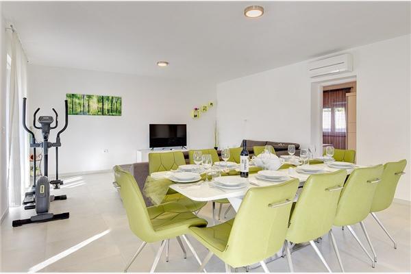 House K1, for 10 persons