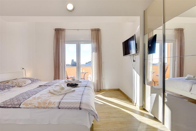 House K1, for 10 persons