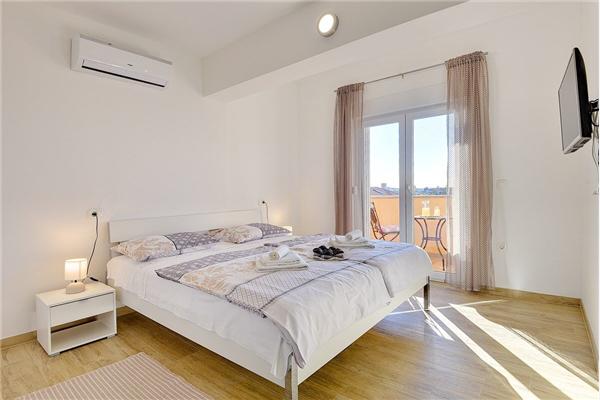 House K1, for 10 persons