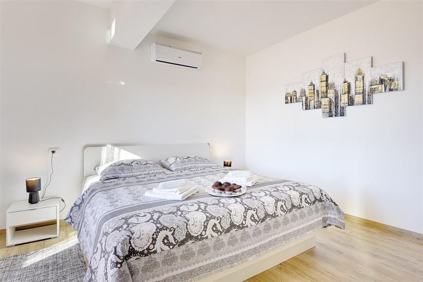 House K1, for 10 persons