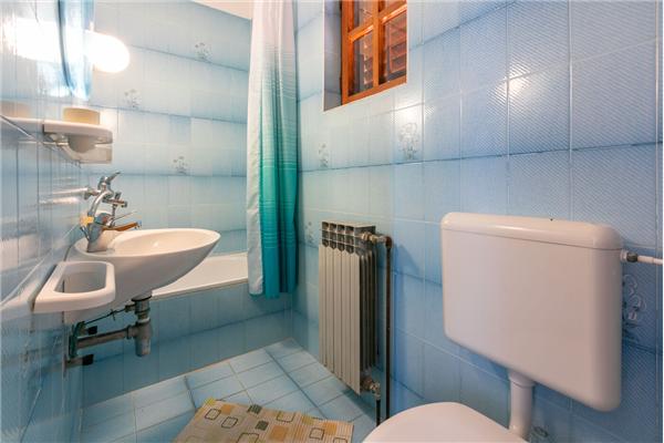 Apartment A2, for 6 persons