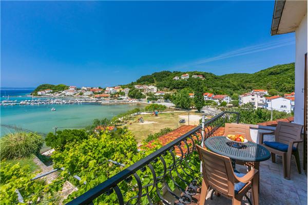 Apartment A2, for 6 persons