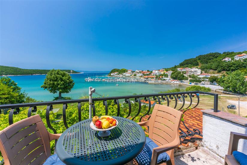 Apartment A2, for 6 persons