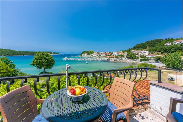 Apartment A2, for 6 persons