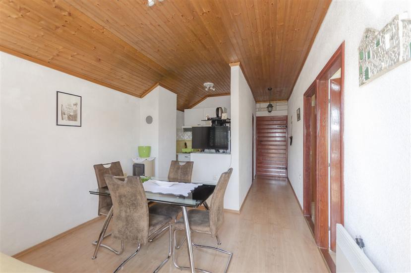 Apartment A1, for 5 persons