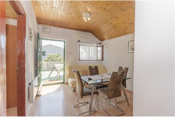 Apartment A1, for 5 persons