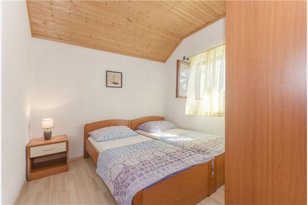 Apartment A1, for 5 persons