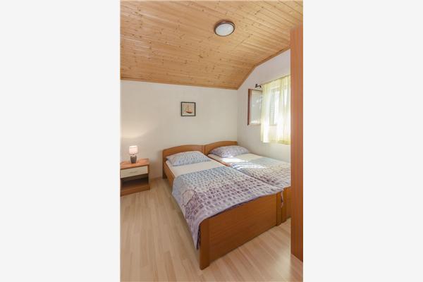 Apartment A1, for 5 persons