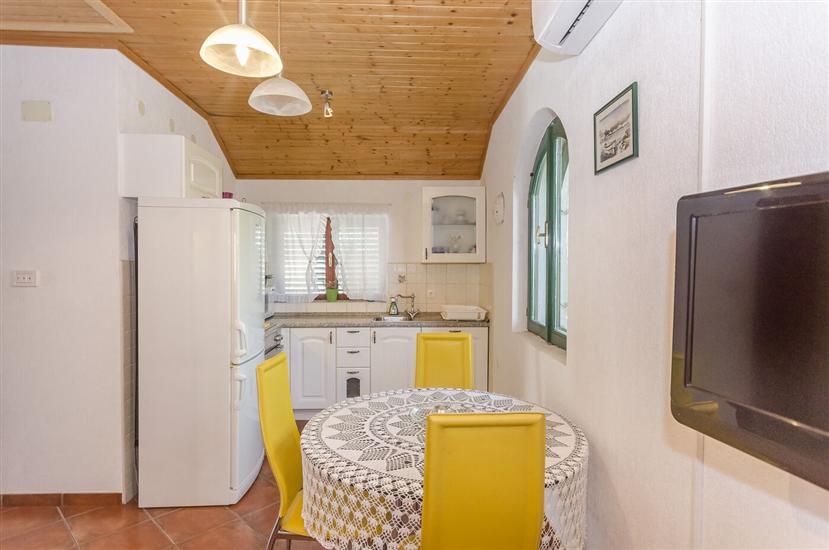 Apartment A2, for 3 persons