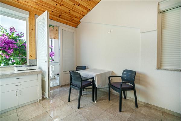 Room S1, for 2 persons