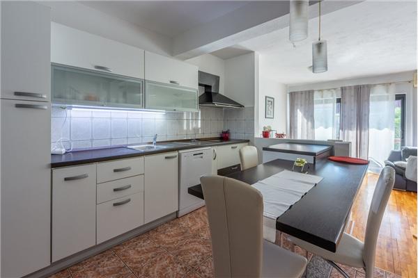 House K1, for 12 persons