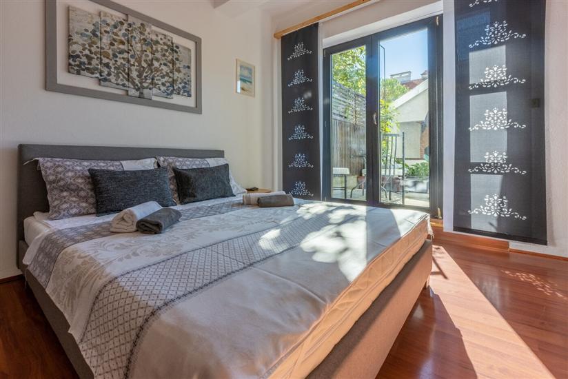 House K1, for 12 persons