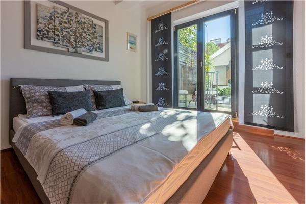 House K1, for 12 persons