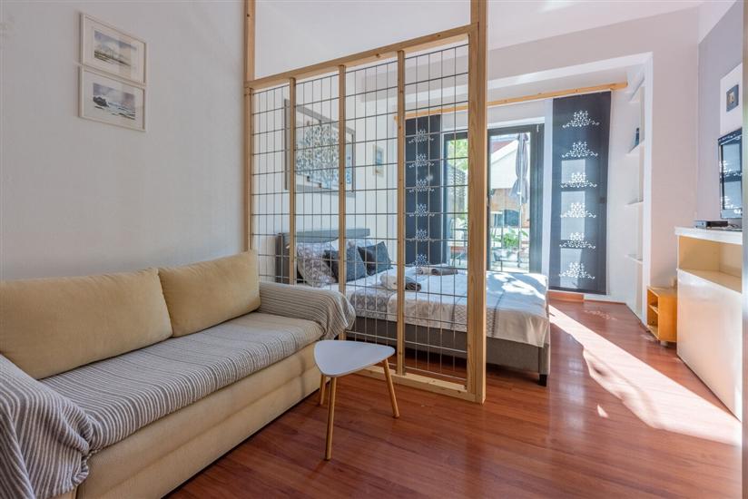 House K1, for 12 persons