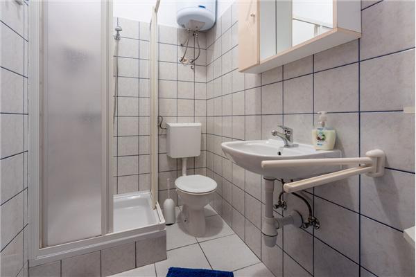 House K1, for 12 persons