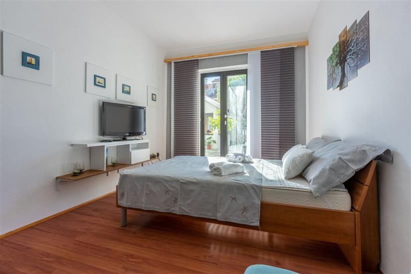 House K1, for 12 persons