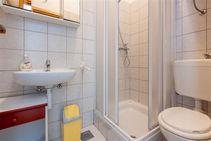 House K1, for 12 persons