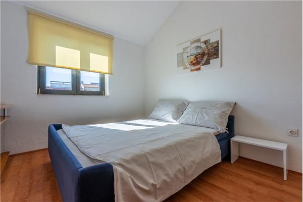 House K1, for 12 persons