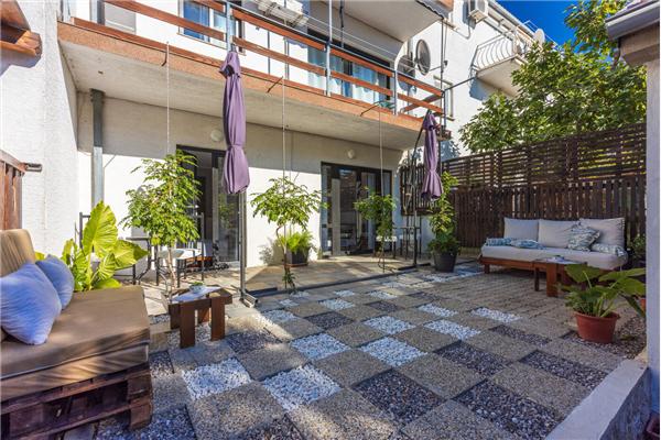 House K1, for 12 persons