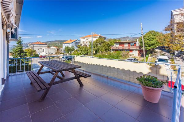 House K1, for 12 persons