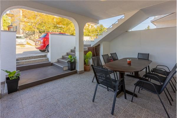 House K1, for 12 persons