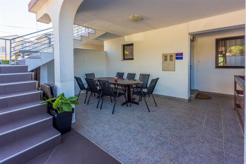 House K1, for 12 persons