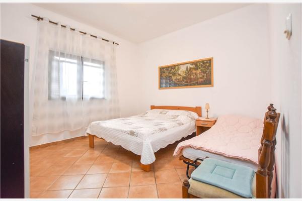 Apartment A1, for 5 persons