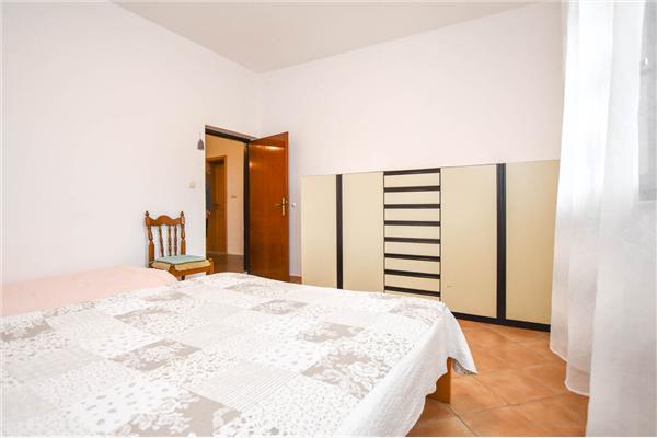 Apartment A1, for 5 persons